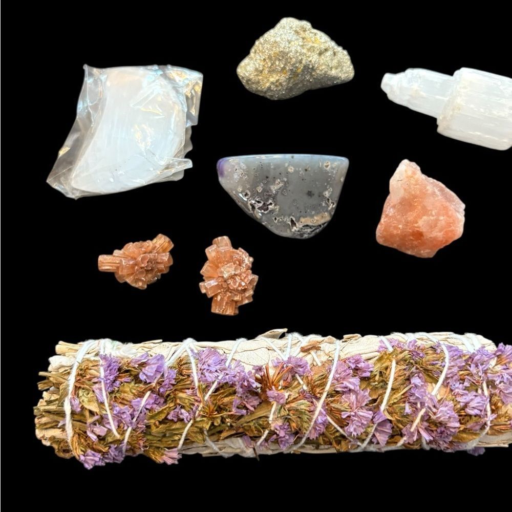 Aviva Stanoff Crystal and Sage Cleansing Set‎